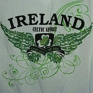 Traditional Craftwear Ireland NWOT xs t-shirt.